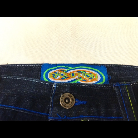 EVOLUTION in DESIGN JEANS - Picture 5 of 7